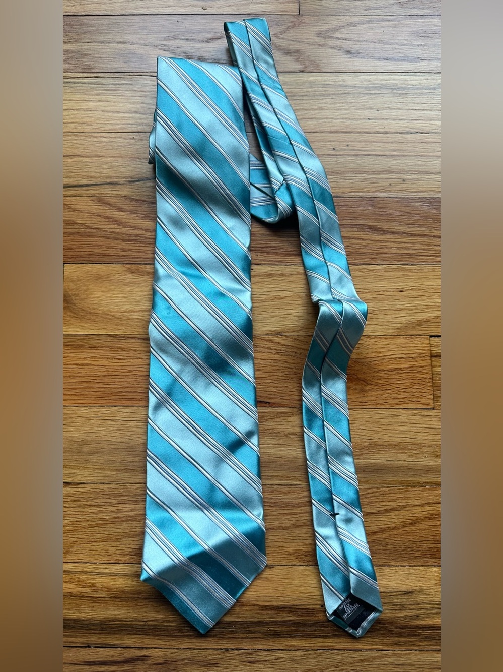 Jones New York 100% Silk Tie – Aqua Teal Striped [Vintage / 2000s]